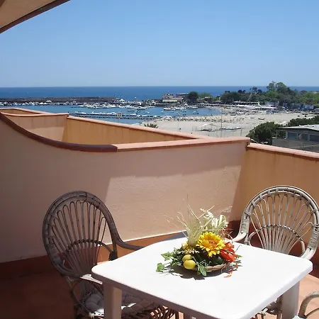 La Rusticana فندق 2*